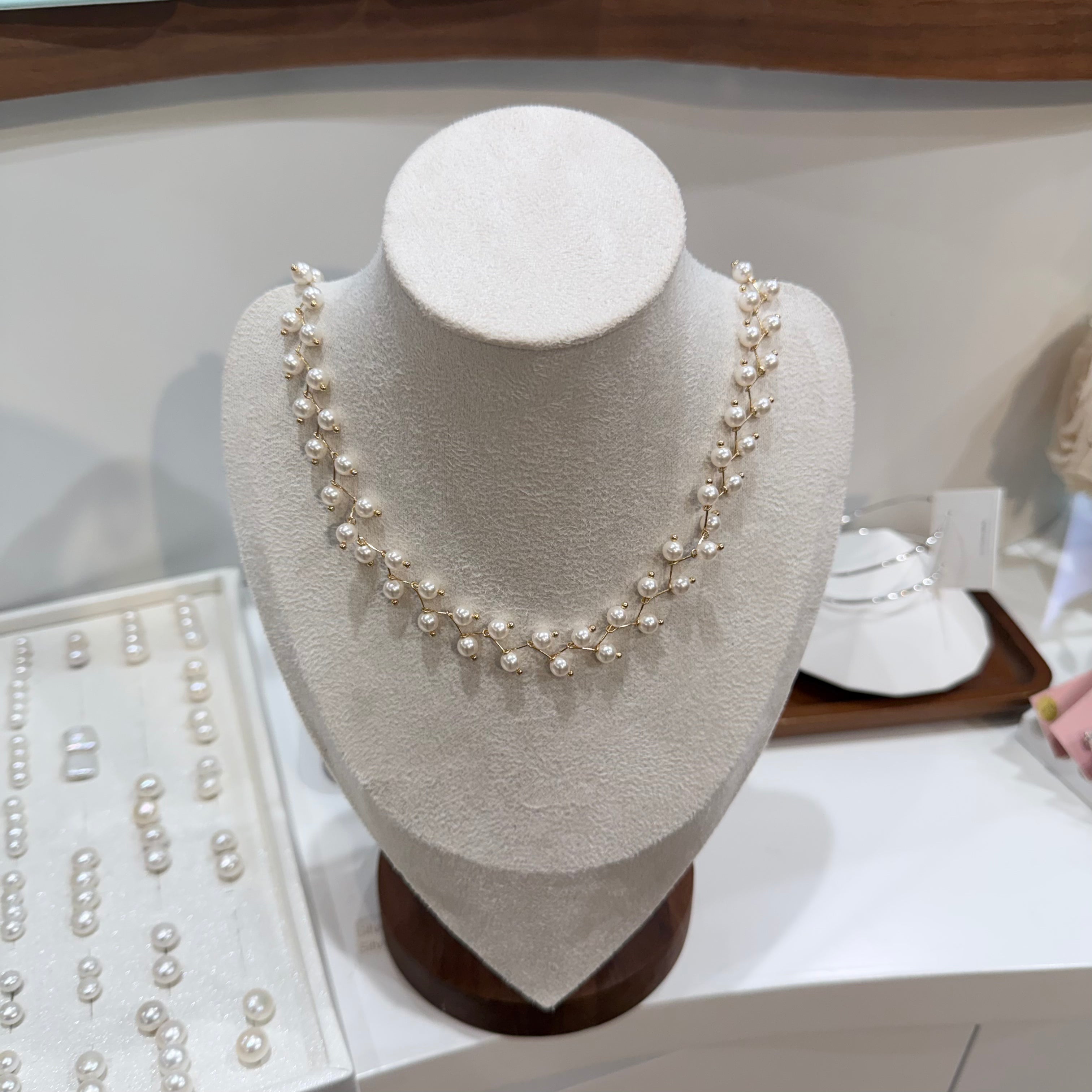 Elegant Pearl Vine Necklace - Delicate Branch Design